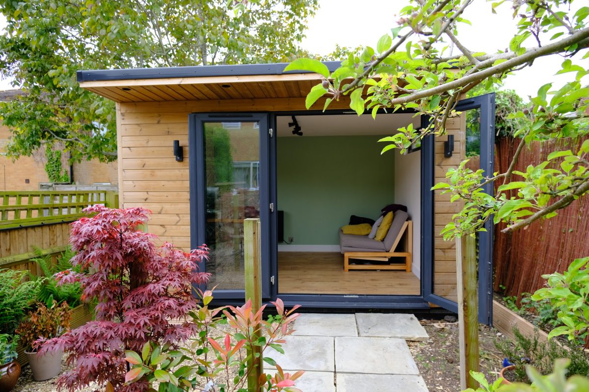 You are currently viewing Navigating Rules and Regulations: A Comprehensive Guide to Building Your Garden Room in Oxfordshire